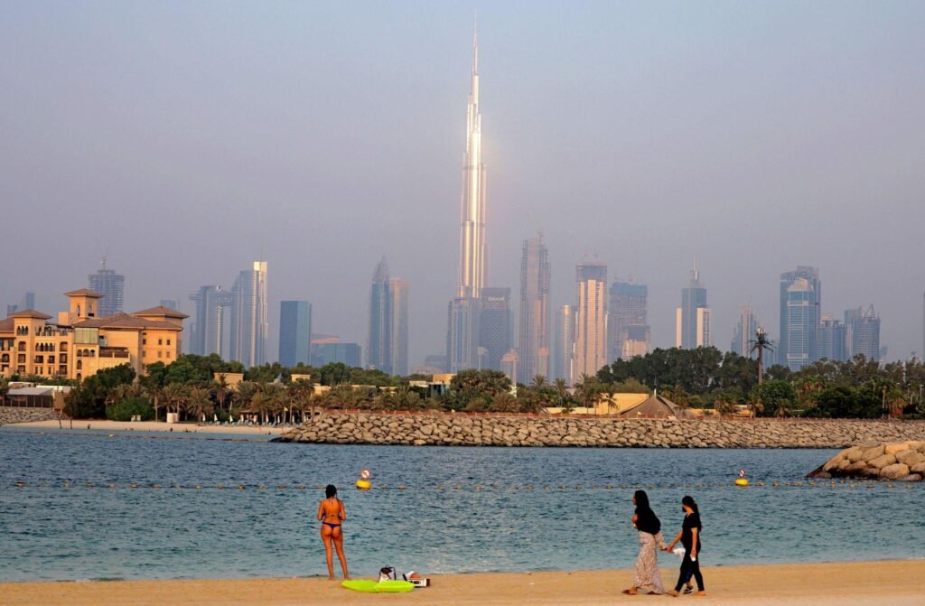 العطور العربية والموضة الحديثة: مزيج الفخامة والأناقة